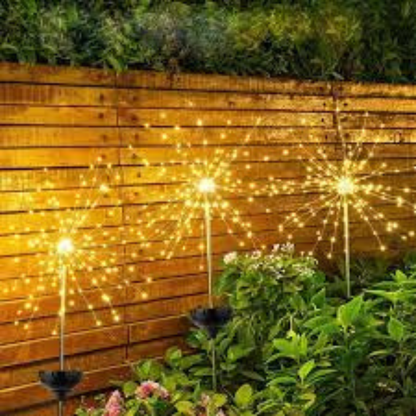 ✨ LumiFlame™ – Elegant solcellelys med levende flammeeffekt til haven